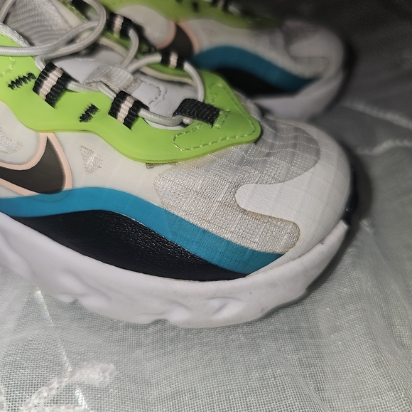 Nike Air Max 270 size 7C - Picture 3 of 9